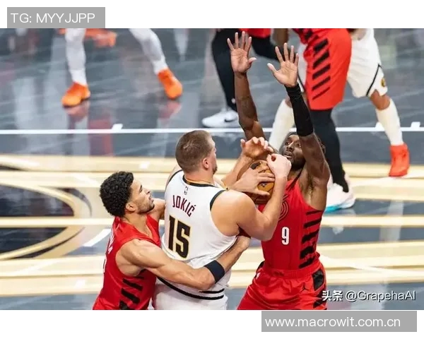 布克回应连吃两次技术犯规称裁判未看见错误导致掘金获得球权