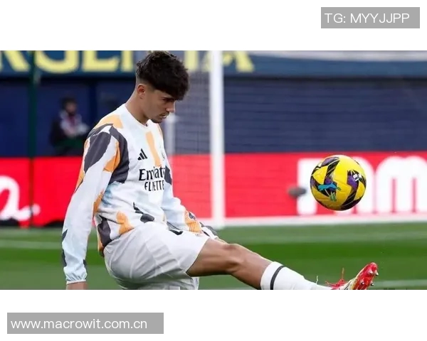 皇马瞄准19岁青训后卫巴尔德佩尼亚斯引发关注