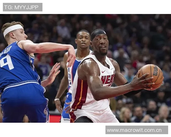 阿德巴约：全队15人随时准备上场展现团结与激情