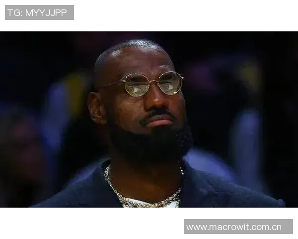 职业赌徒琼斯自称詹姆斯好友在维加斯赌场游走以求信任与机会