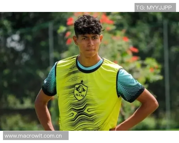 拜仁签下17岁厄瓜多尔小将奥拉亚计划外租发展潜力