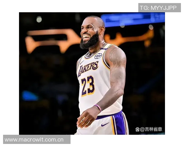 詹姆斯拒绝比较骑士队历史强调尊重每个时代的球员与成就