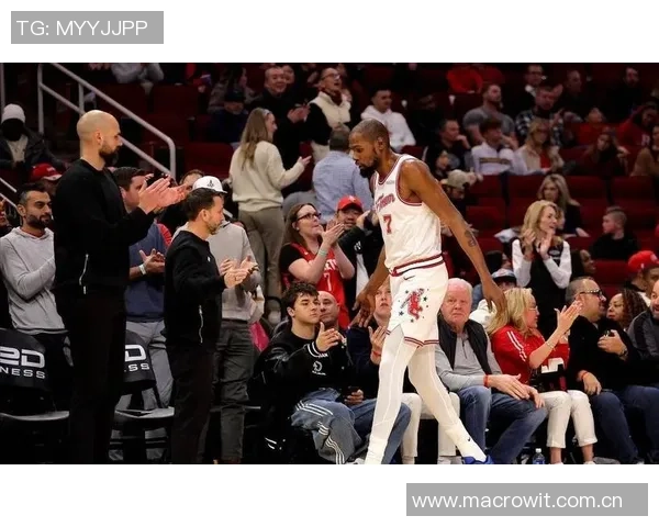 司机送祝福展风度亚当斯受伤令火箭球迷心如死灰